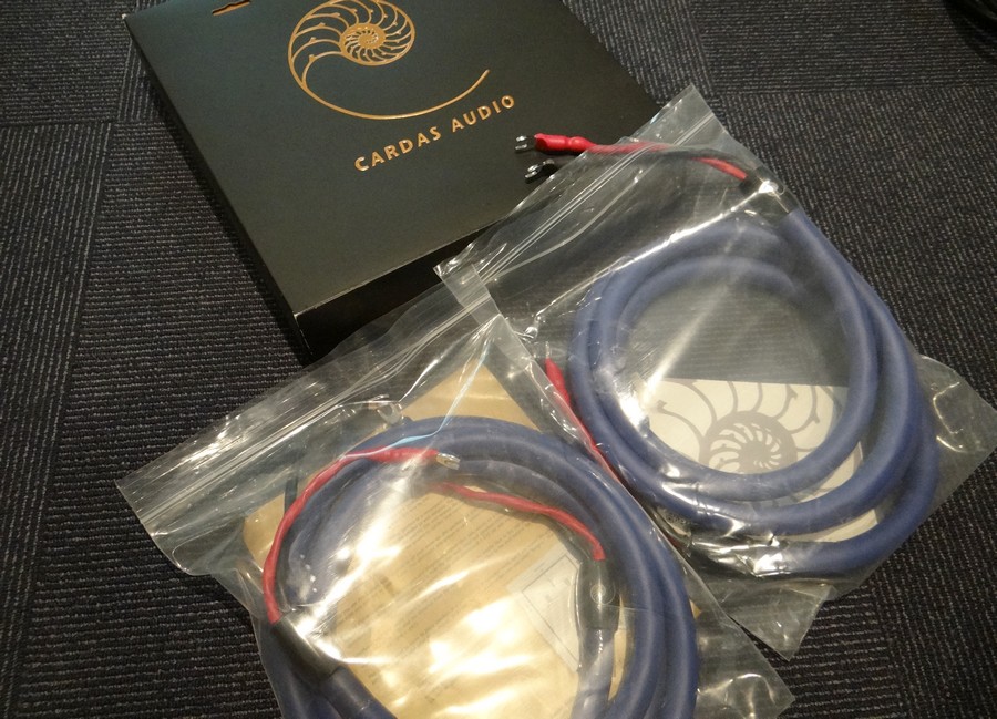 CARDAS カルダス  ■CARDAS　Clear Light　スピーカーケーブル　定価￥234,360　販売価格￥105,000.  元箱付　Clear Light（クリア・ライト）スピーカーケーブルは、上級機のClearスピーカーケーブルのコンセプトを多く引き継いだスピーカーケーブルで取り回しもしやすいケーブルです。Clear Speakerケーブルと同タイプのコンダクターを採用。