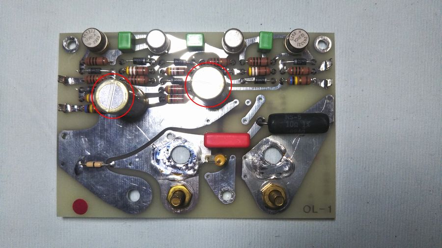 OL-1基板を取り外し劣化部品（赤印）を交換。